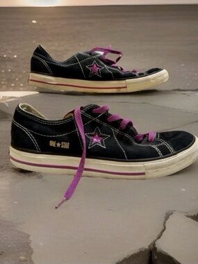 Converse One Star Black Sneakers with Pink Glitter Star Accents women’s 5.5